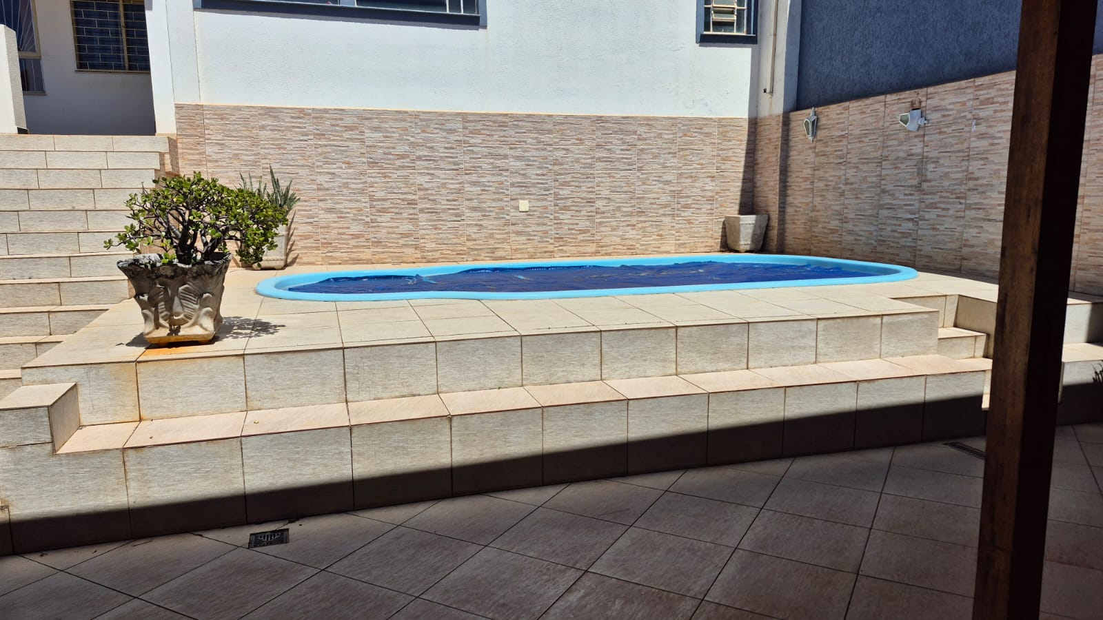 foto do anúncio Magnífica Residência: 450m² de Conforto, Lazer Impecável e Localização Perfeita