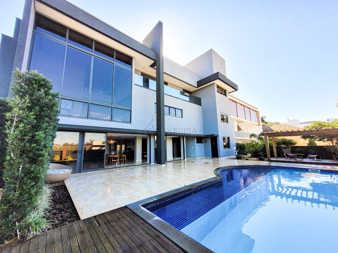 foto do anúncio Casa de Alto Padrão com Vista para o Lago à Venda no Condomínio Royal Park – Londrina/PR  (12713)