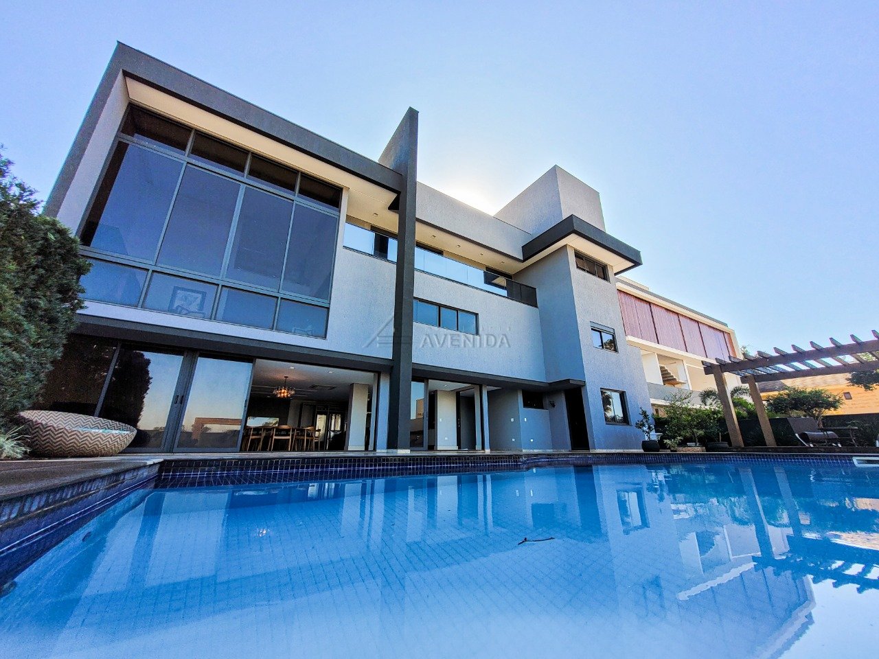 foto do anúncio Casa de Alto Padrão com Vista para o Lago à Venda no Condomínio Royal Park – Londrina/PR  (12713)