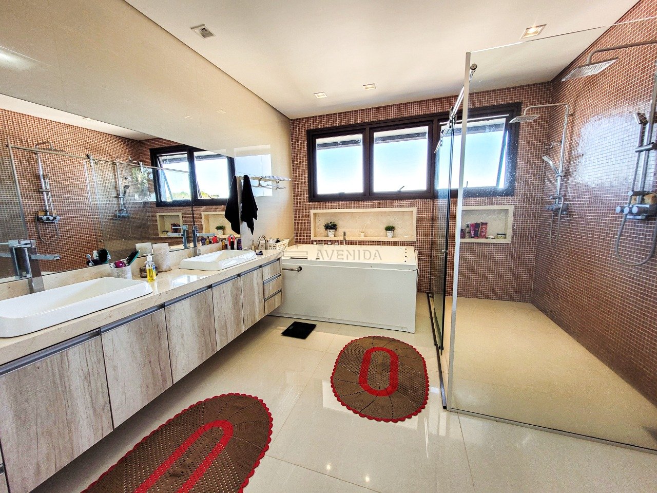 foto do anúncio Casa de Alto Padrão com Vista para o Lago à Venda no Condomínio Royal Park – Londrina/PR  (12713)