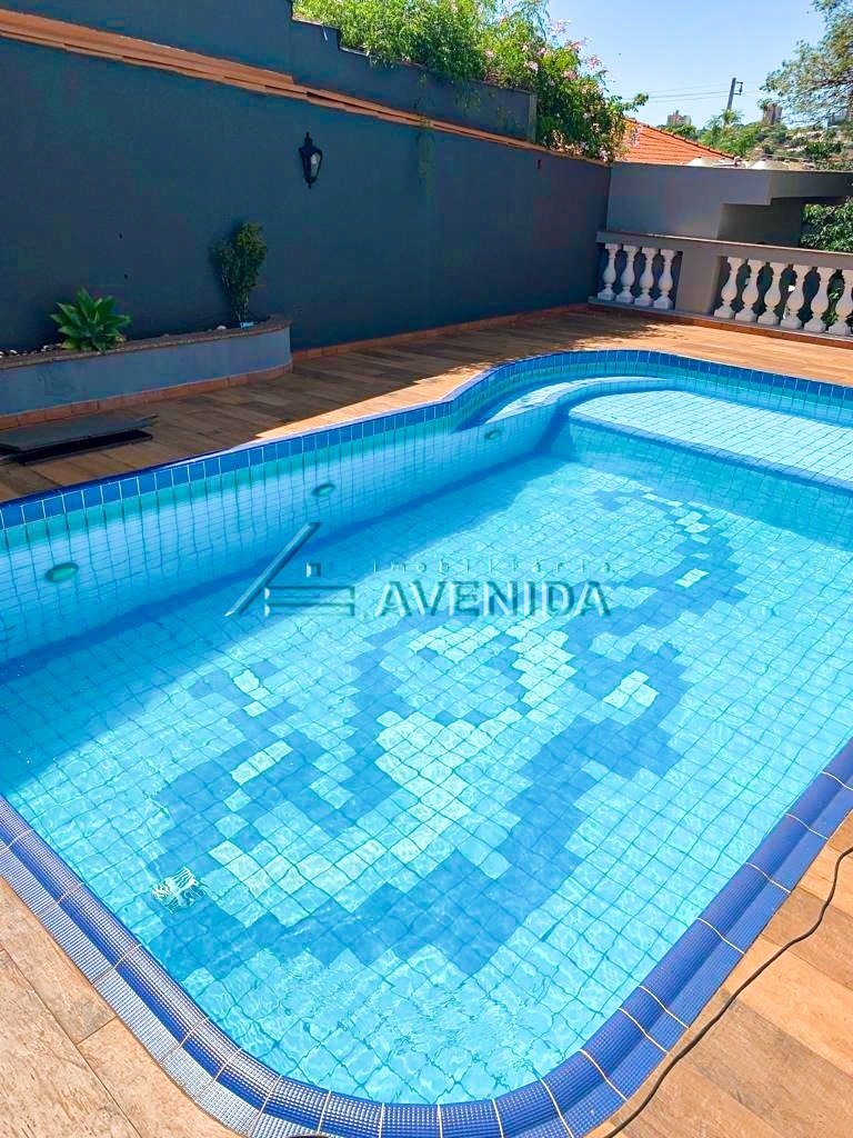 foto do anúncio Casa com 6 Quartos em Terreno de 1.093 m² à Venda no Jardim Coliseu – Londrina/PR  (11963)