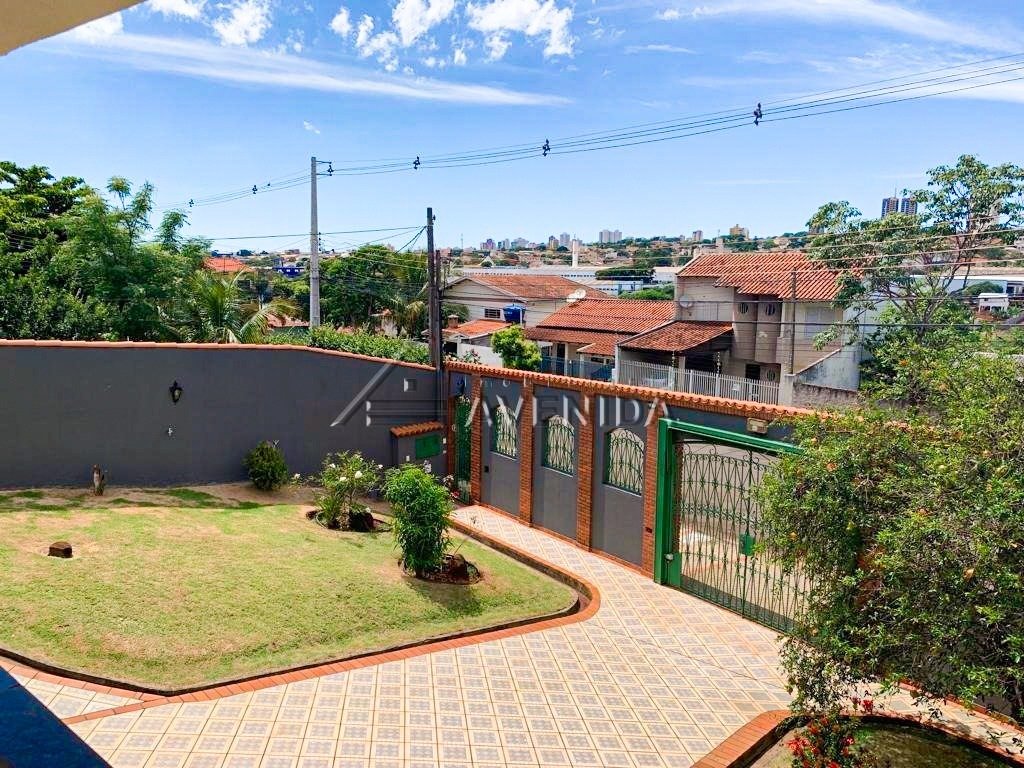 foto do anúncio Casa com 6 Quartos em Terreno de 1.093 m² à Venda no Jardim Coliseu – Londrina/PR  (11963)