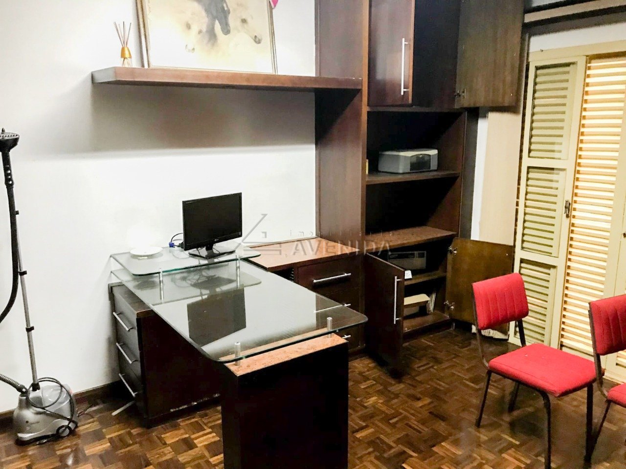 foto do anúncio Casa Assobrada com 5 Quartos e 540 m² à Venda no Centro de Londrina – Ampla Área de Lazer (10741)