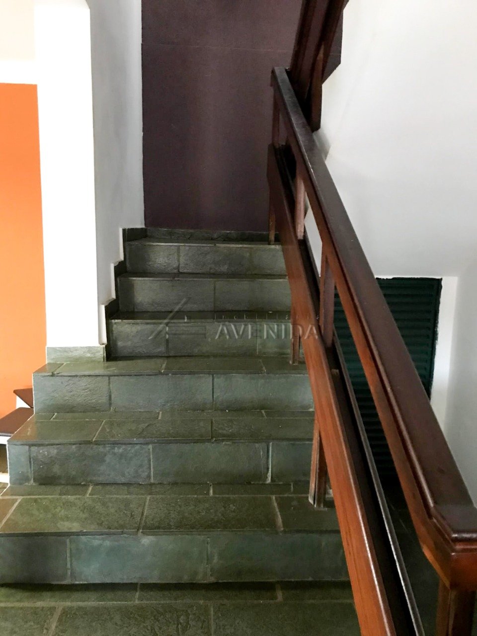 foto do anúncio Casa Assobrada com 5 Quartos e 540 m² à Venda no Centro de Londrina – Ampla Área de Lazer (10741)