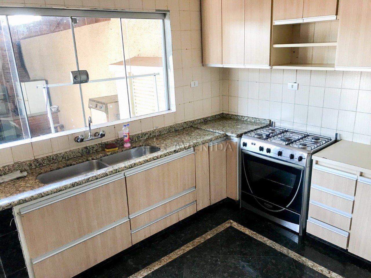 foto do anúncio Casa Assobrada com 5 Quartos e 540 m² à Venda no Centro de Londrina – Ampla Área de Lazer (10741)