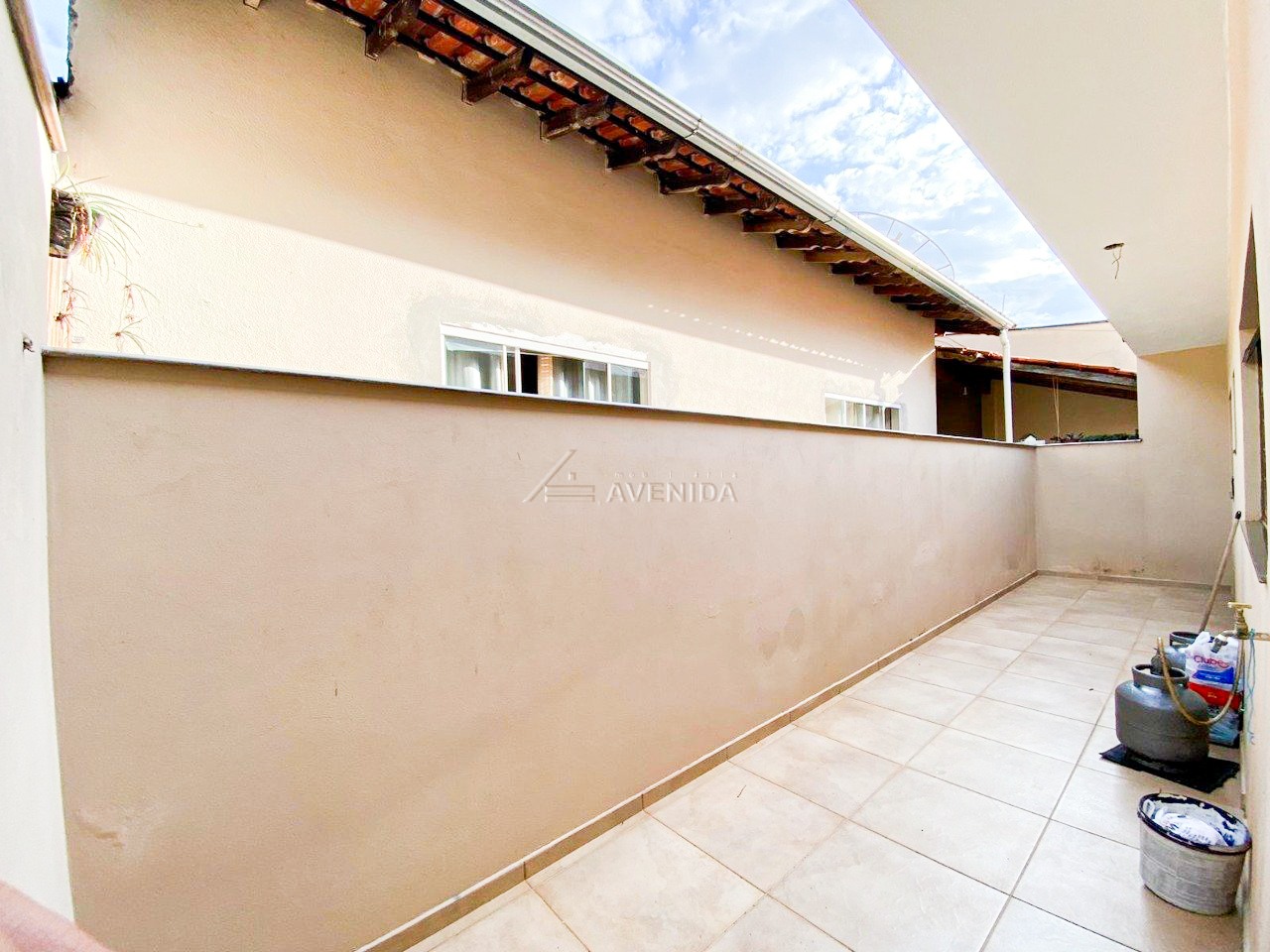 foto do anúncio Sobrado Amplo com 6 Quartos (1 Suíte) e 230 m² à Venda no Jardim Monte Belo – Londrina/PR  (12500)