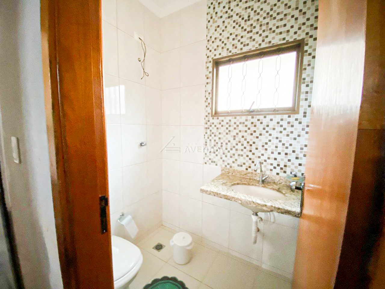 foto do anúncio Sobrado Amplo com 6 Quartos (1 Suíte) e 230 m² à Venda no Jardim Monte Belo – Londrina/PR  (12500)