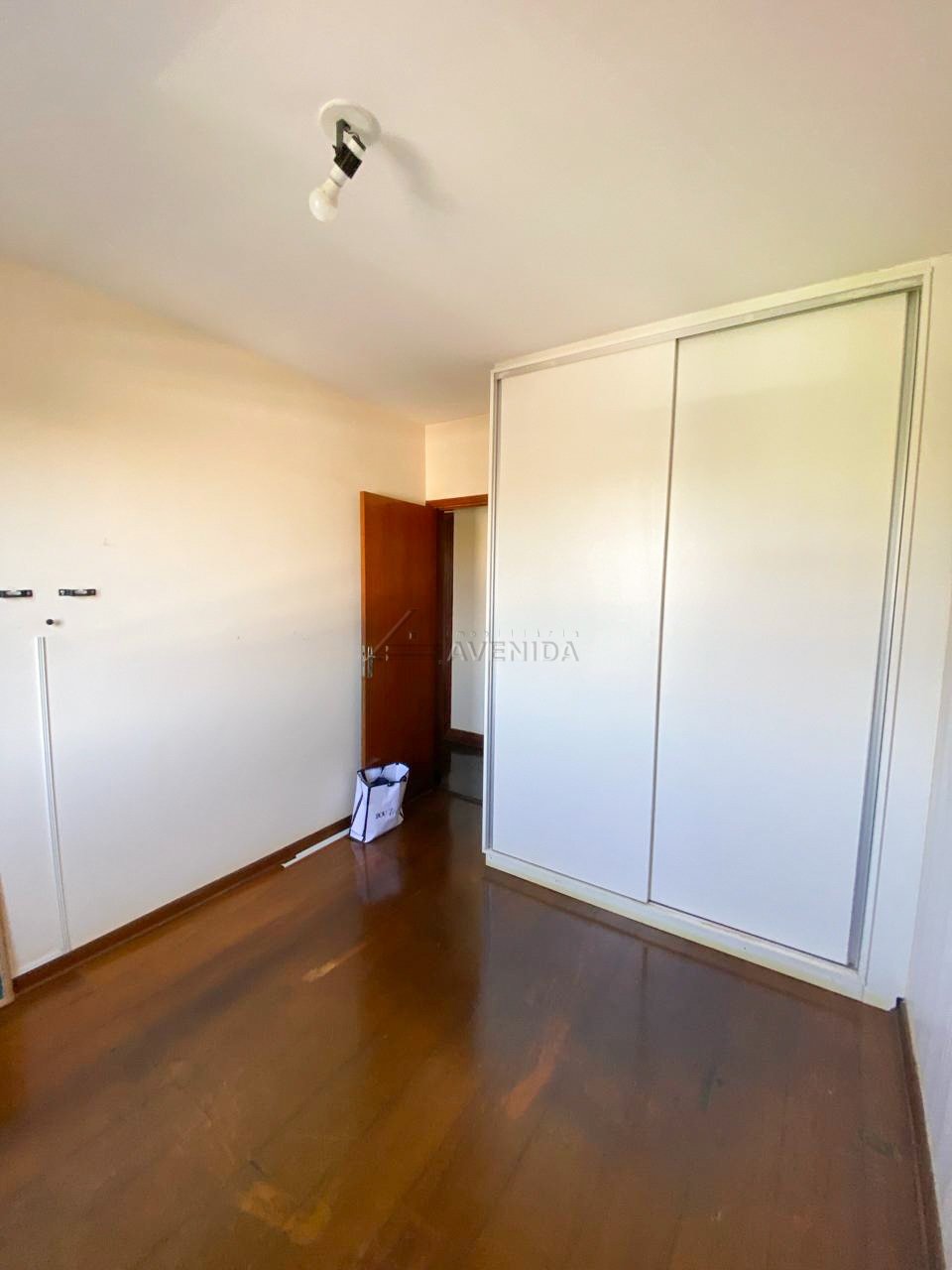 foto do anúncio Apartamento com 3 Quartos (1 Suíte) à Venda no Residencial Amarilis – Centro de Londrina  (12404)