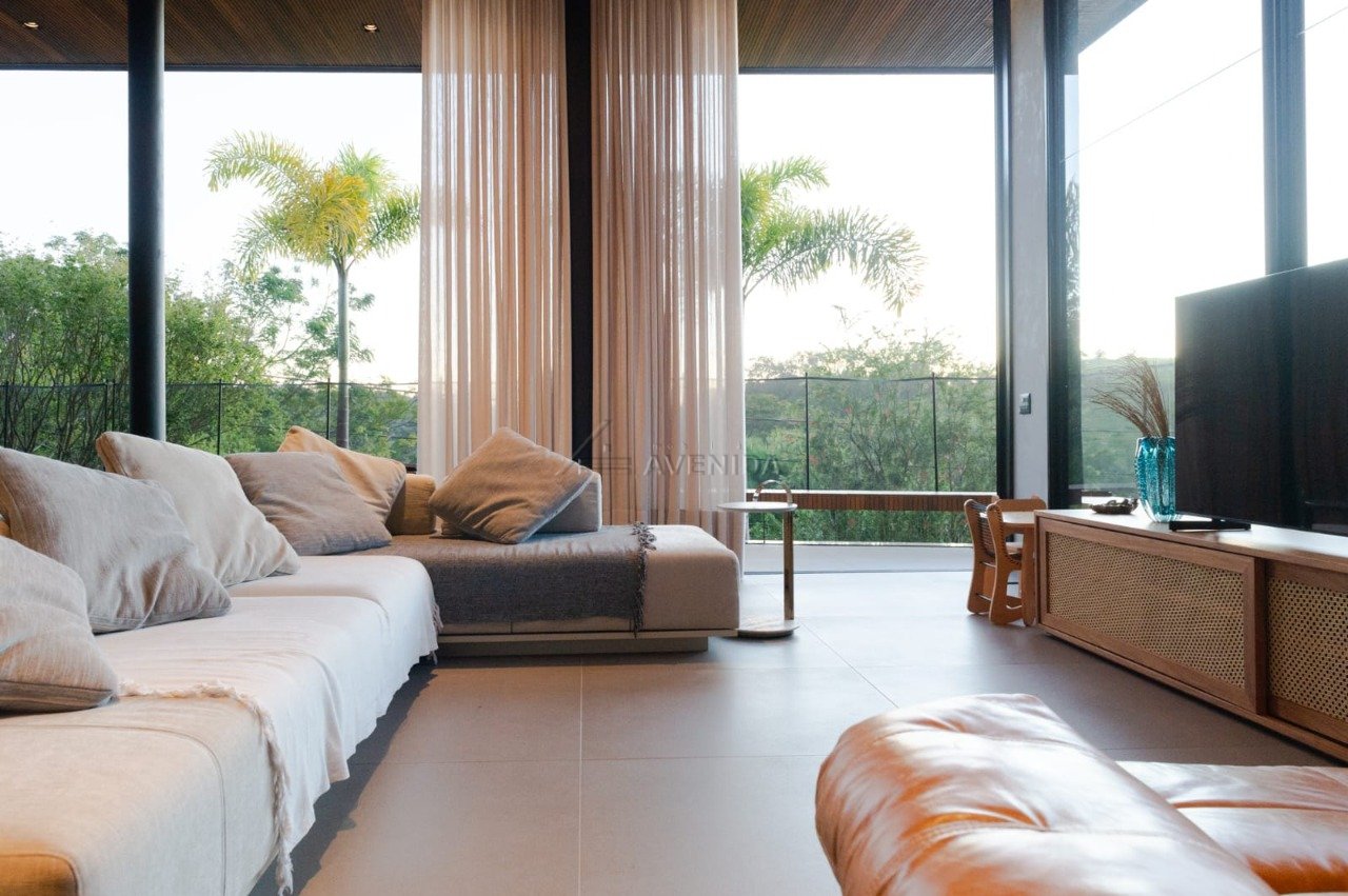 foto do anúncio Casa de Alto Padrão à Venda no Condomínio Royal Forest – Londrina (Ref. 12819)