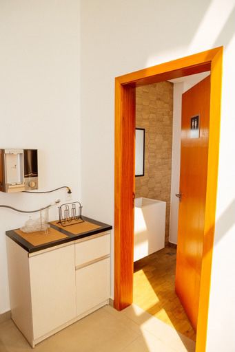 foto do anúncio Casa de Alto Padrão no Lago Parque | 3 Quartos (2 Suítes) | 2 Vagas | Londrina