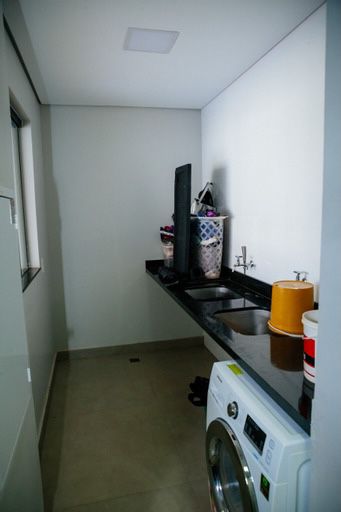 foto do anúncio Casa de Alto Padrão no Lago Parque | 3 Quartos (2 Suítes) | 2 Vagas | Londrina