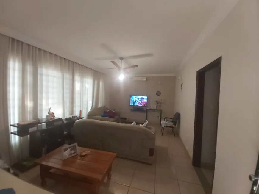 foto do anúncio Casa térrea no Jardim Adriana II 